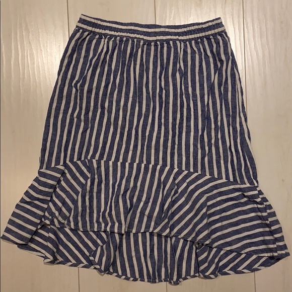 High-Low Skirt - Picture 2 of 3